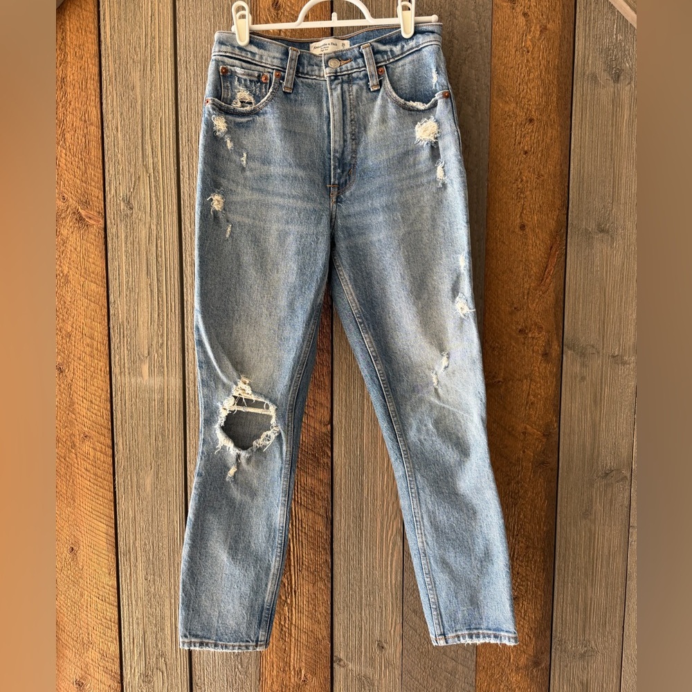 Abercrombie & Fitch Jean Womens 26/2S SHORT The Skinny High Rise Distressed